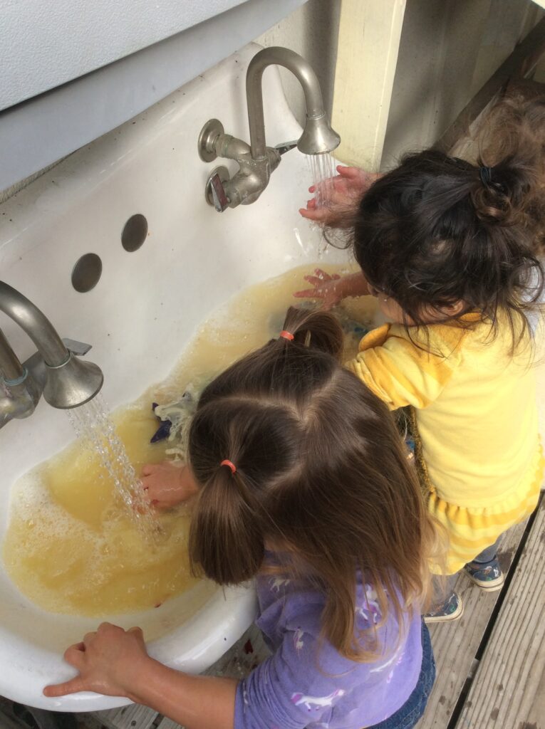 toddler preschool washing